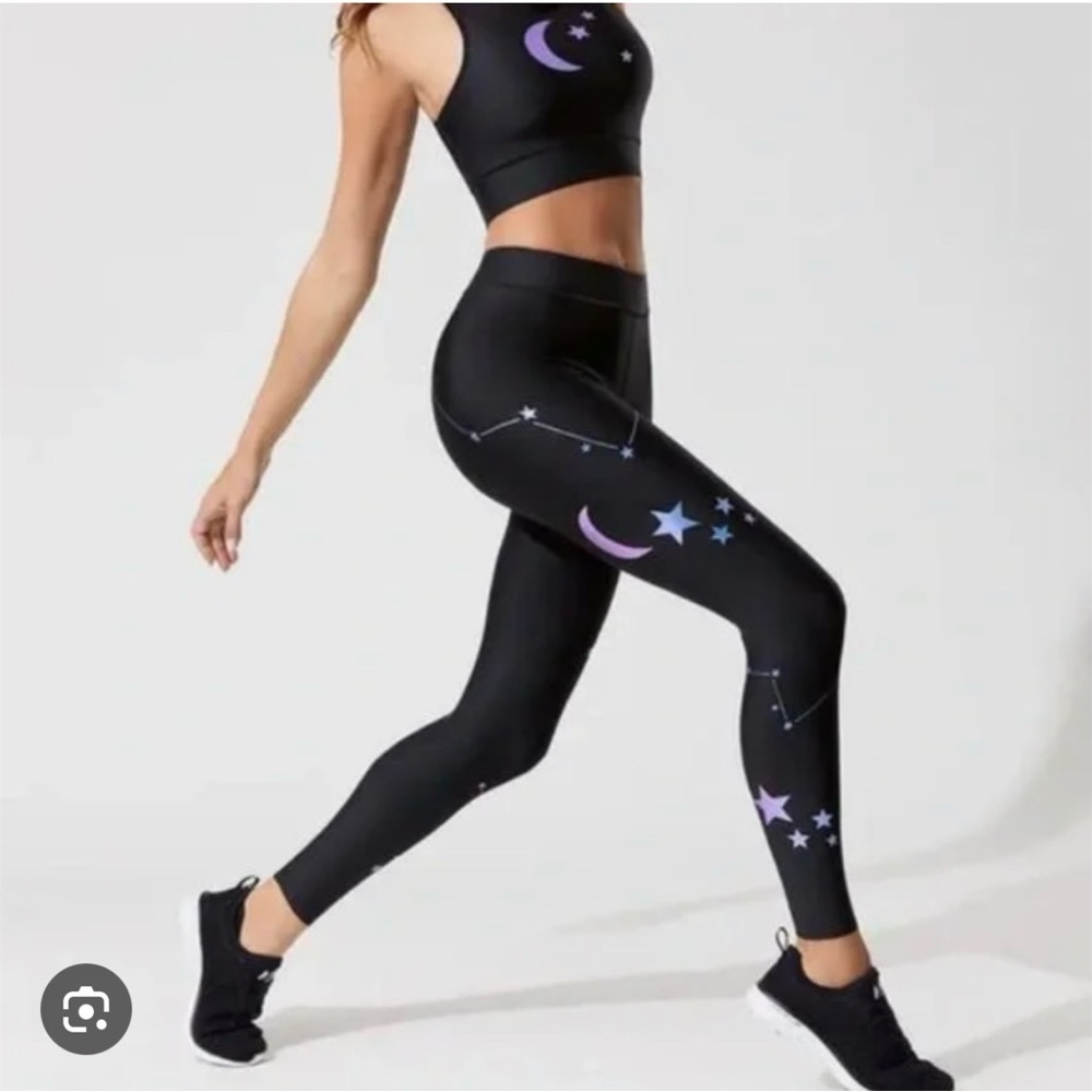 Ultracor Black on black cosmic Leggings size small